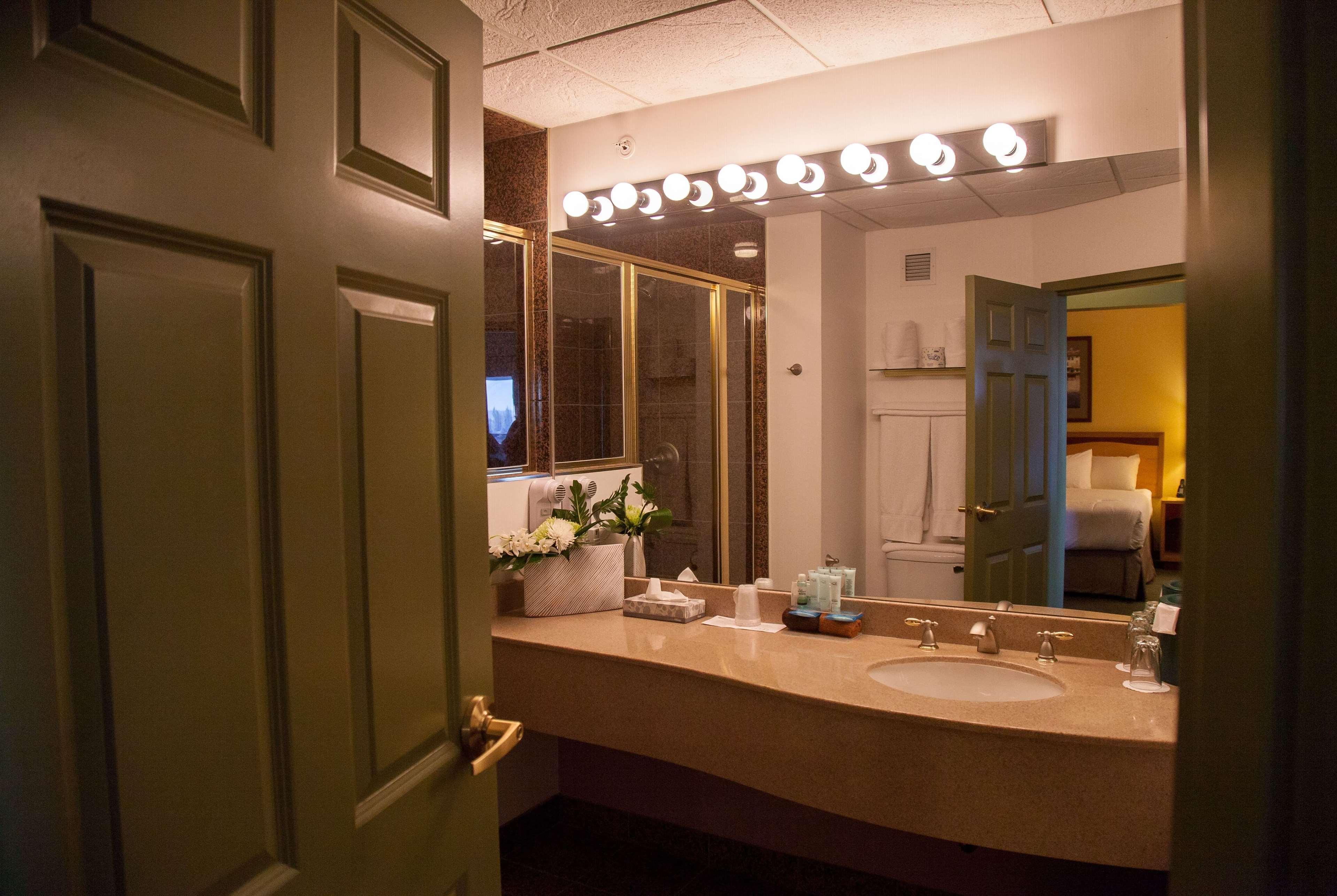 Medicine Hat Lodge, Trademark Collection By Wyndham Bagian luar foto