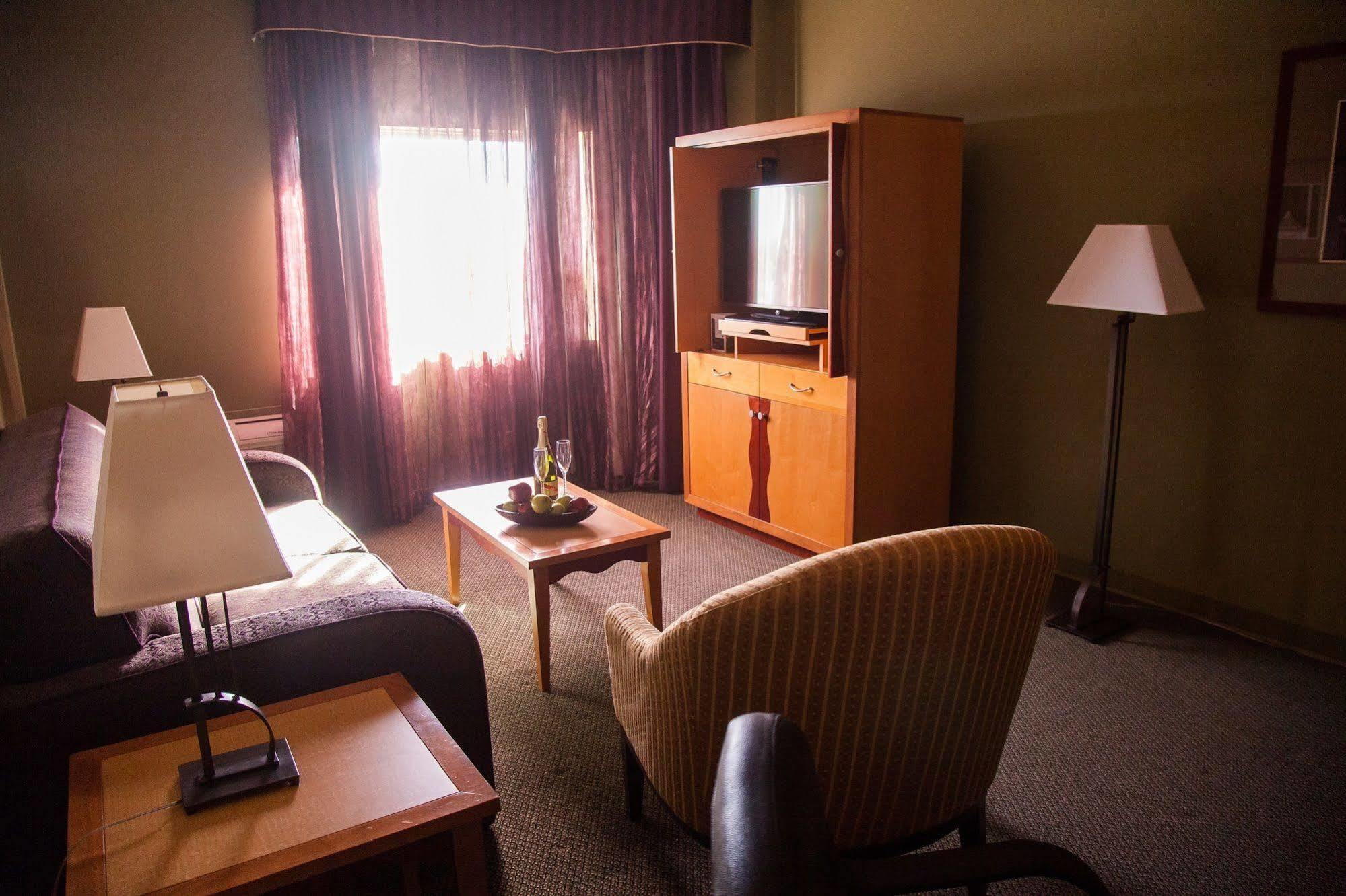 Medicine Hat Lodge, Trademark Collection By Wyndham Bagian luar foto